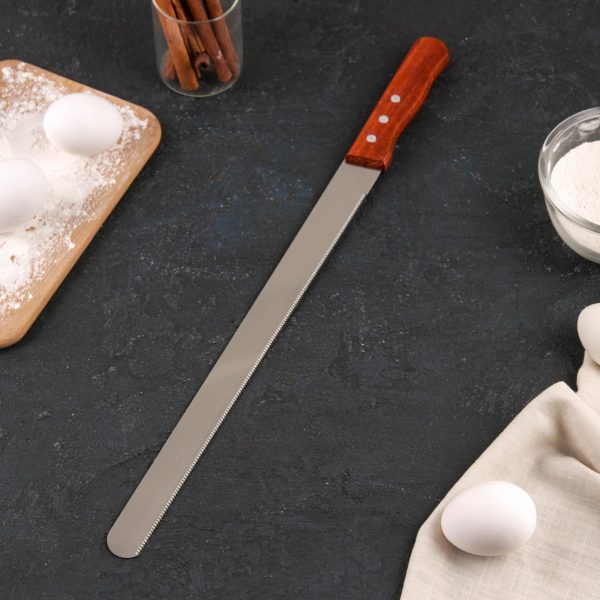 Нож для бисквита, длина лезвия 35 см, мелкие зубцы, ручка дерево