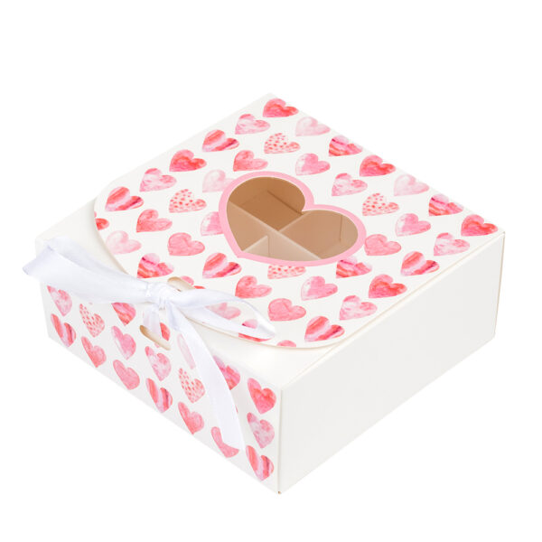 Коробка на 9 конфет "Сердца красные" с лентой
