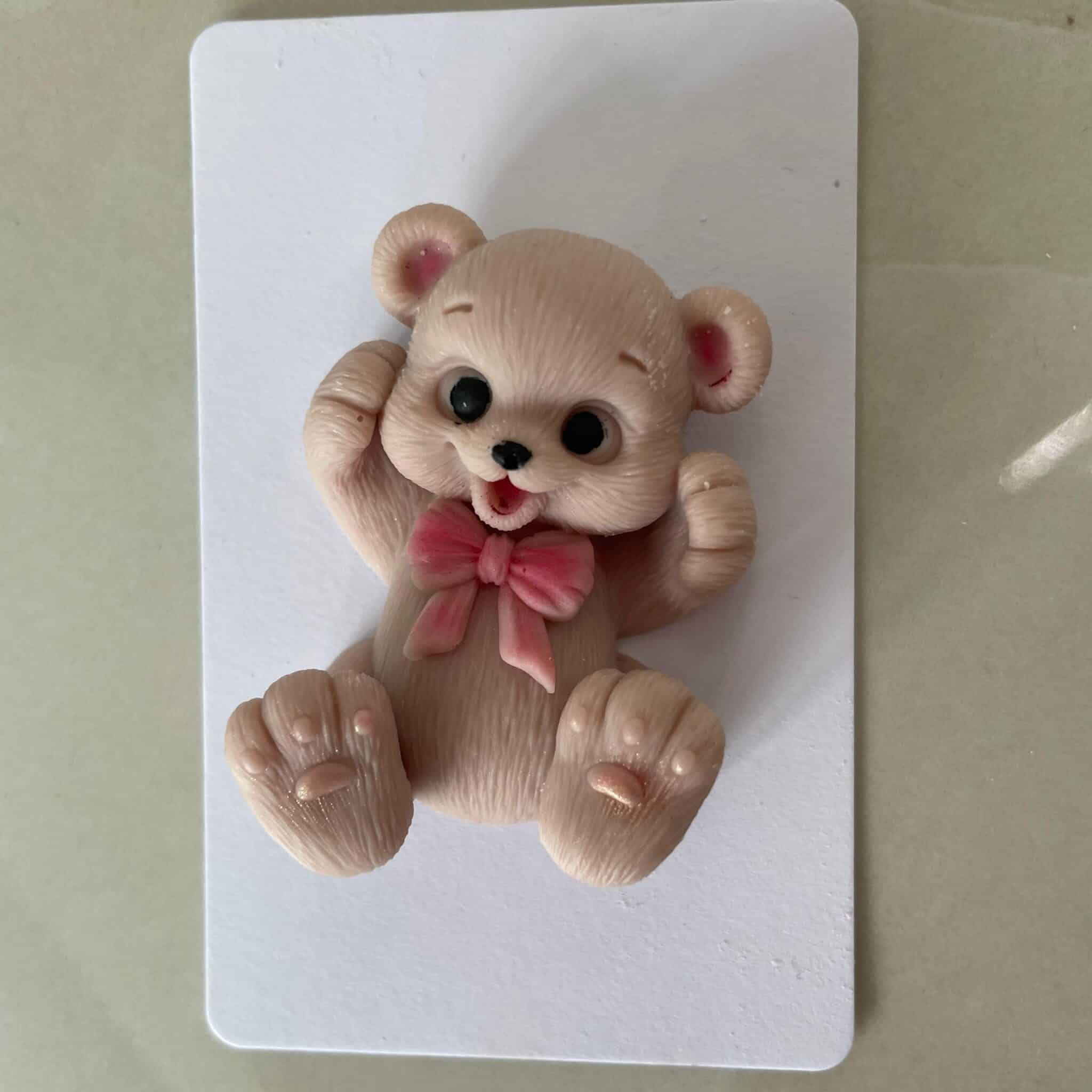 Фигурка Мишка мини с бантом, бежевый из глазури Фигурка Мишка мини с бантом, бежевый из глазури