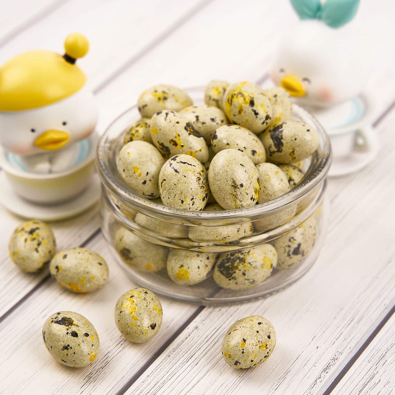 Драже шоколадное с миндалем (ЯЙЦА) бежевые с желтым, 50г. Драже шоколадное с миндалем (ЯЙЦА) бежевые с желтым, 50г.